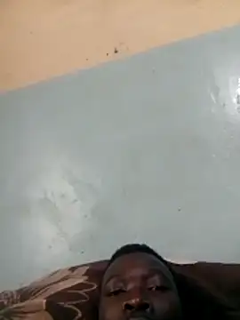 Snapshot of Mrhugeblack chatting on November 1, 2025, 9:03 am Mrhugeblack online show from November 1, 2025, 9:03 am