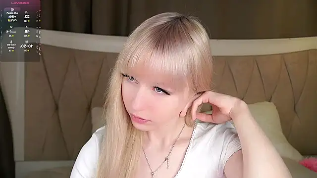 Snapshot of MarciDarugar chatting on October 4, 2025, 5:25 pm MarciDarugar online show from October 4, 2025, 5:25 pm