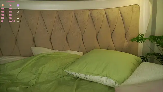 Snapshot of MarciDarugar chatting on October 18, 2025, 3:03 pm MarciDarugar online show from October 18, 2025, 3:03 pm