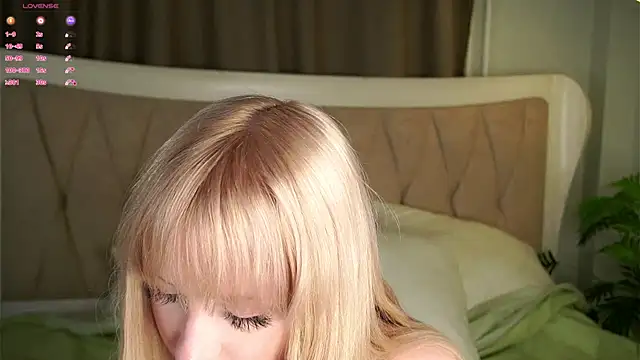 Snapshot of MarciDarugar chatting on October 27, 2025, 3:13 pm MarciDarugar online show from October 27, 2025, 3:13 pm