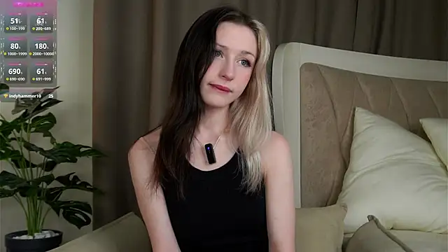 Snapshot of MarciDarugar chatting on September 9, 2025, 1:09 pm MarciDarugar online show from September 9, 2025, 1:09 pm