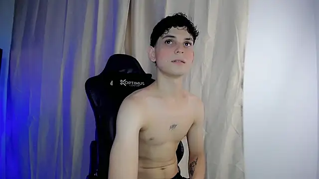 Snapshot of dilan_hott_ chatting on October 23, 2025, 8:29 pm dilan hott online show from October 23, 2025, 8:29 pm