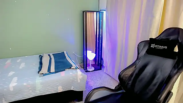 Snapshot of dilan_hott_ chatting on November 23, 2025, 5:45 pm dilan hott online show from November 23, 2025, 5:45 pm