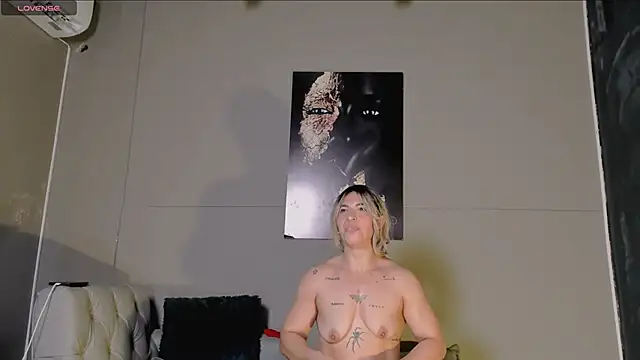 Snapshot of AliceFit_212 chatting on June 3, 2026, 2:33 pm AliceFit 212 online show from June 3, 2026, 2:33 pm