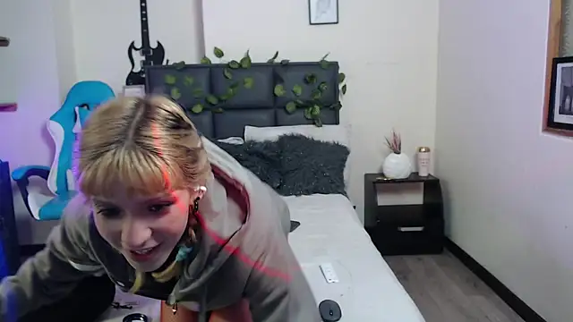 Amnesia  online show from October 5, 2025, 12:18 pm