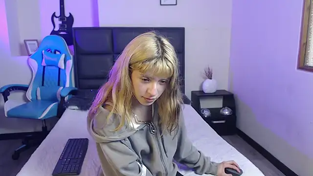 Amnesia  online show from October 13, 2025, 5:14 pm