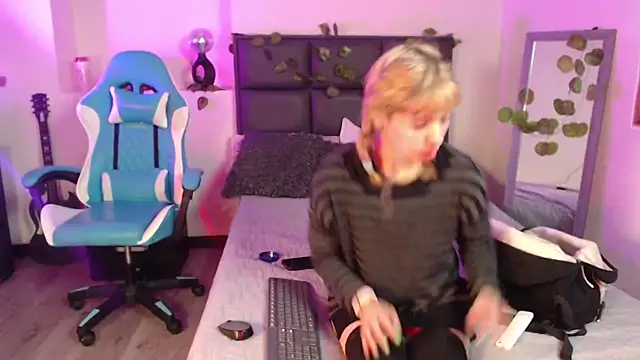 Amnesia  online show from October 3, 2025, 12:28 pm