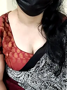 Devikha27 online show from April 29, 2026, 2:32 pm