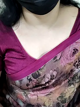 Devikha27 online show from April 27, 2026, 5:11 pm