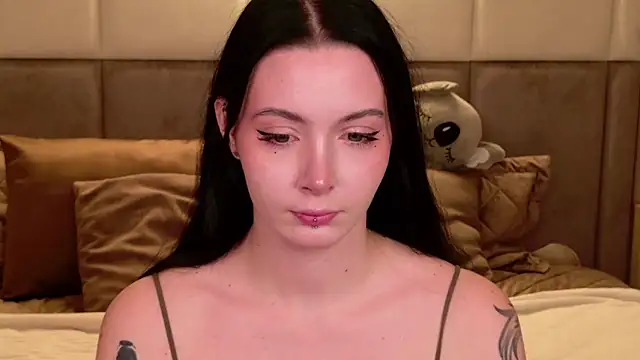 Snapshot of Goldy_Stark chatting on September 29, 2025, 8:47 pm Goldy Stark online show from September 29, 2025, 8:47 pm