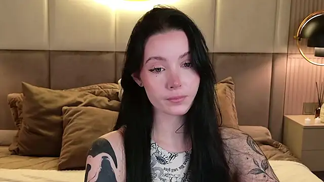 Snapshot of Goldy_Stark chatting on November 5, 2025, 8:34 pm Goldy Stark online show from November 5, 2025, 8:34 pm