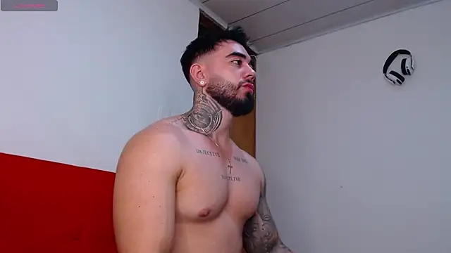 tommyblessd1 online show from October 28, 2025, 6:01 am