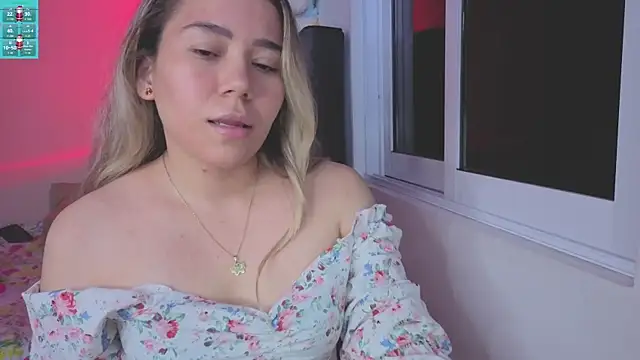 Snapshot of Aiilyn_Ds chatting on November 28, 2025, 5:18 am Aiilyn Ds online show from November 28, 2025, 5:18 am