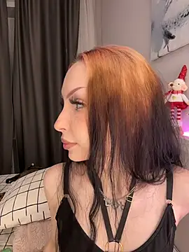 Lina Thornton  online show from December 17, 2025, 10:48 pm