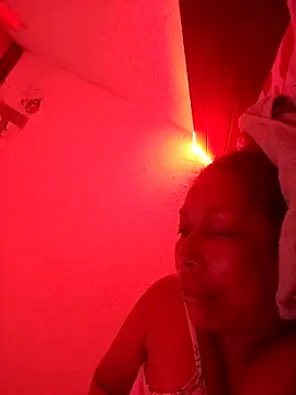 Naomi-Mature online show from April 10, 2026, 8:32 am