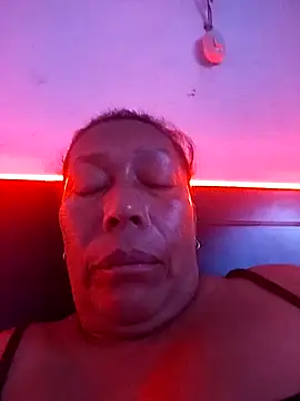 Naomi-Mature online show from March 31, 2026, 5:53 am