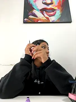 Snapshot of SharaRous chatting on December 2, 2025, 11:56 am SharaRous online show from December 2, 2025, 11:56 am