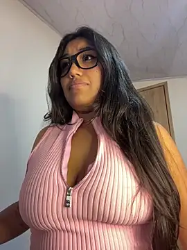 SharaRous online show from February 3, 2026, 2:53 am