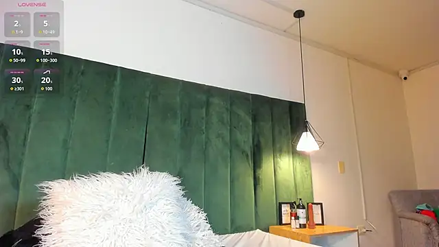 Snapshot of kittyy_milk_001 chatting on November 3, 2025, 9:18 pm kittyy milk 001 online show from November 3, 2025, 9:18 pm