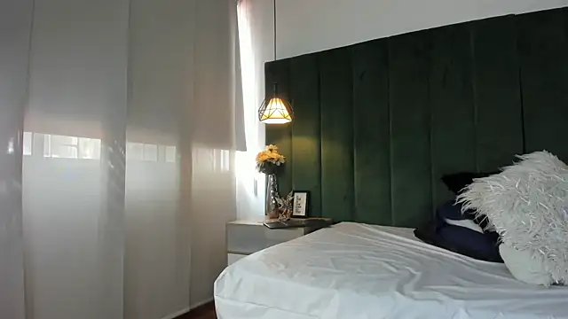 Snapshot of kittyy_milk_001 chatting on September 28, 2025, 8:05 pm kittyy milk 001 online show from September 28, 2025, 8:05 pm