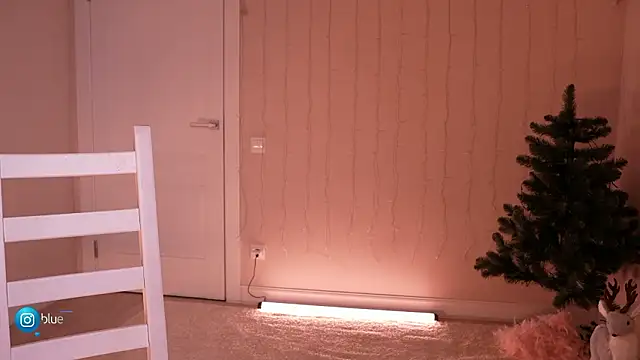 Snapshot of Miablueye chatting on January 15, 2026, 4:10 pm Miablueye online show from January 15, 2026, 4:10 pm