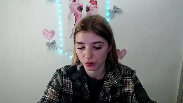 JuiceLips   online show from November 27, 2025, 1:55 pm