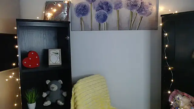 JuiceLips   online show from November 20, 2025, 9:43 am