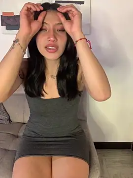 KloePink  online show from October 6, 2025, 1:56 pm