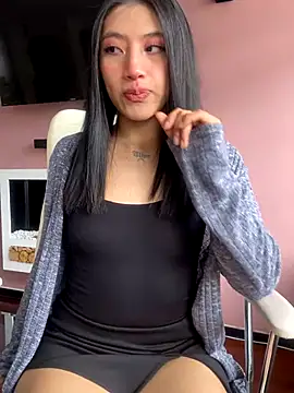 KloePink  online show from September 9, 2025, 2:59 pm