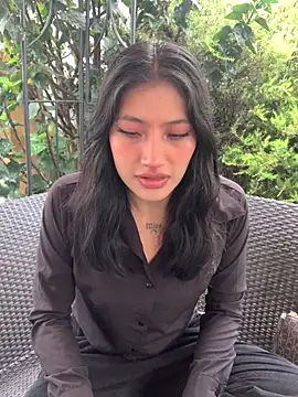 KloePink  online show from October 7, 2025, 11:44 am