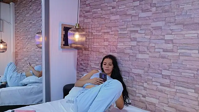 Martina thompson69 online show from February 28, 2026, 3:22 pm