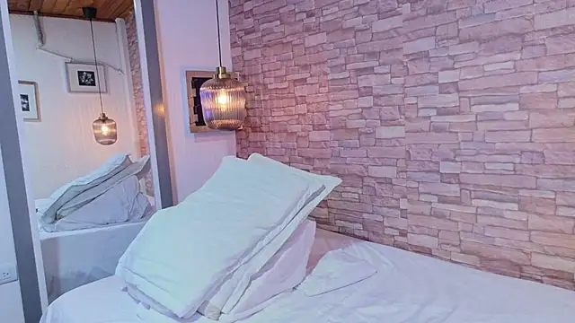 Martina thompson69 online show from March 13, 2026, 4:01 pm