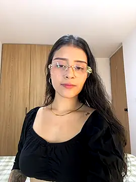 Snapshot of CatadeLuca chatting on September 12, 2025, 5:40 am CatadeLuca online show from September 12, 2025, 5:40 am