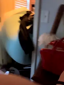 Snapshot of TaylorMade2223 chatting on November 1, 2025, 10:03 pm TaylorMade2223 online show from November 1, 2025, 10:03 pm