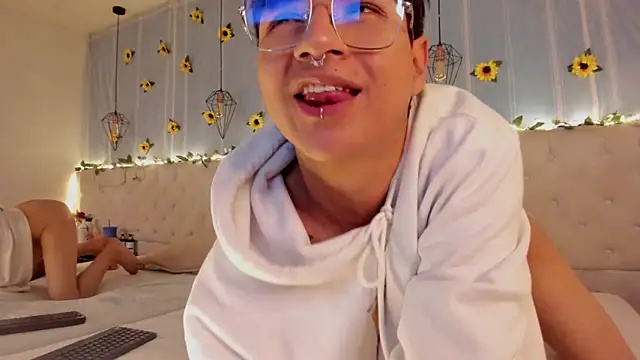 AleAurarashi online show from October 30, 2025, 3:38 am