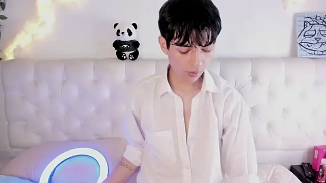 AleAurarashi online show from January 6, 2026, 4:27 am