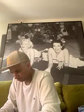 Hothotboyg online show from January 10, 2026, 10:49 pm