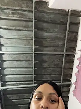 Messy-diana21 online show from April 1, 2026, 8:28 pm