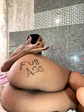 Messy-diana21 online show from December 14, 2025, 6:35 pm