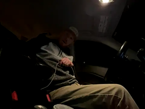 Snapshot of Chazington90 chatting on October 29, 2025, 7:40 am Chazington90 online show from October 29, 2025, 7:40 am