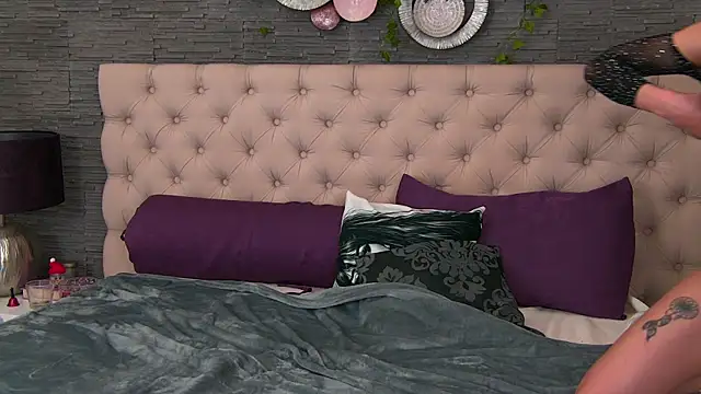 VannyFoxx online show from April 20, 2026, 2:07 pm