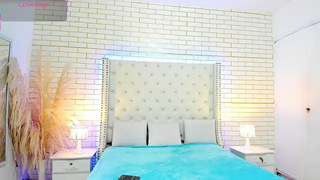 Snapshot of mara_winters_ chatting on November 27, 2025, 12:16 pm mara winters online show from November 27, 2025, 12:16 pm