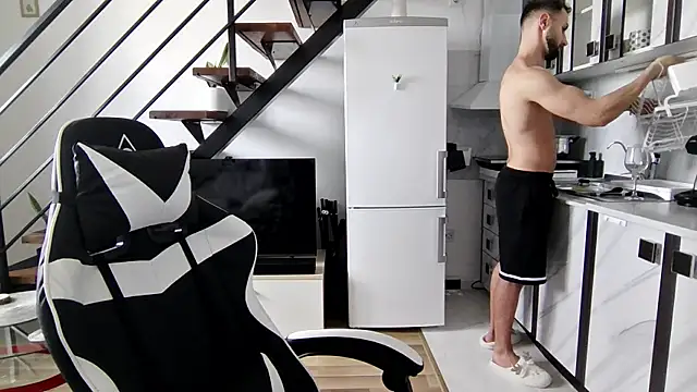 Snapshot of RyanStorm_ chatting on October 7, 2025, 12:39 pm RyanStorm online show from October 7, 2025, 12:39 pm