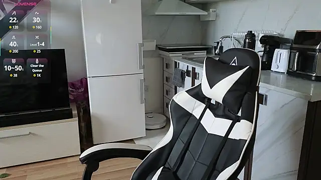 Snapshot of RyanStorm_ chatting on November 19, 2025, 1:33 pm RyanStorm online show from November 19, 2025, 1:33 pm