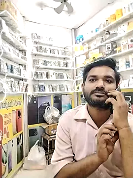 Snapshot of avi007p chatting on December 3, 2025, 1:21 pm avi007p online show from December 3, 2025, 1:21 pm