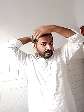 Snapshot of avi007p chatting on November 1, 2025, 3:24 am avi007p online show from November 1, 2025, 3:24 am