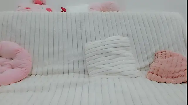 Snapshot of Emmahahaha17 chatting on September 10, 2025, 4:17 pm Emmahahaha17 online show from September 10, 2025, 4:17 pm