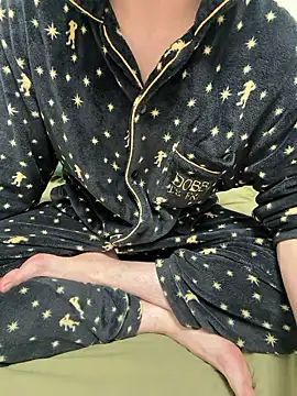 hijin11415 online show from October 20, 2025, 1:55 pm