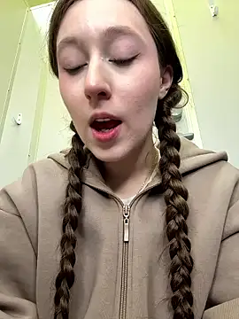 Snapshot of FroggyAnna chatting on January 10, 2026, 6:58 pm FroggyAnna online show from January 10, 2026, 6:58 pm