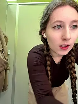 Snapshot of FroggyAnna chatting on January 11, 2026, 6:26 pm FroggyAnna online show from January 11, 2026, 6:26 pm